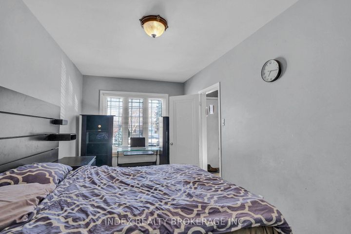 Photo 11 at 86 Gibbons Street, McLaughlin, Oshawa