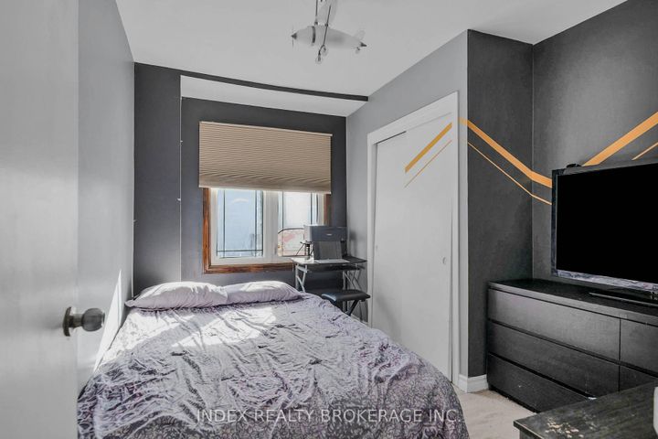 Photo 12 at 86 Gibbons Street, McLaughlin, Oshawa