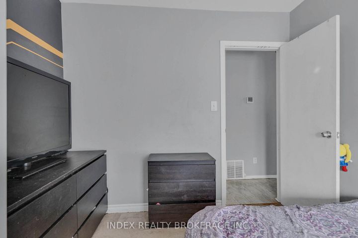 Photo 13 at 86 Gibbons Street, McLaughlin, Oshawa