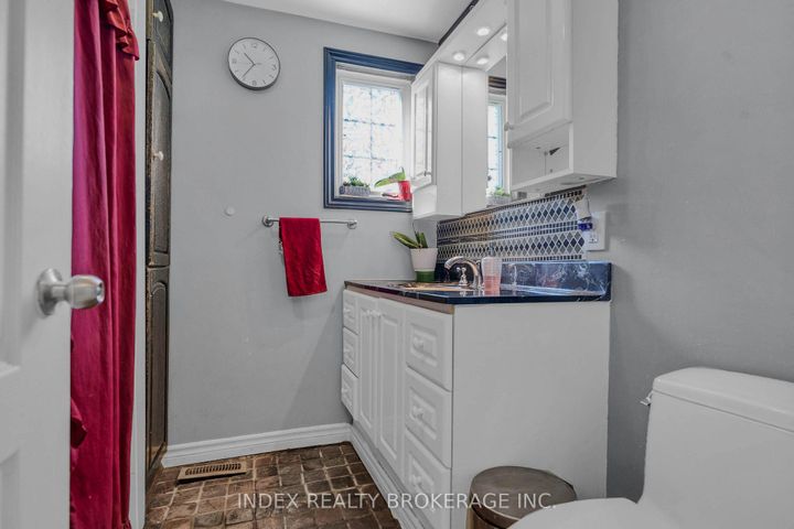 Photo 14 at 86 Gibbons Street, McLaughlin, Oshawa