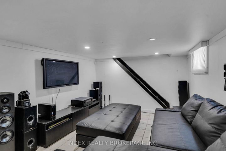 Photo 16 at 86 Gibbons Street, McLaughlin, Oshawa