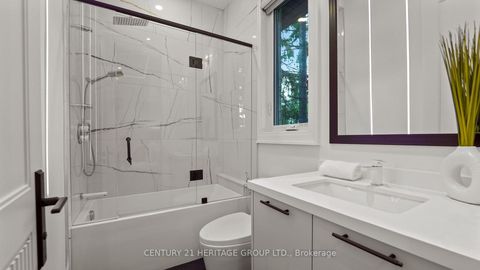 Photo 24 at 3 Idleswift Drive, Uplands, Vaughan