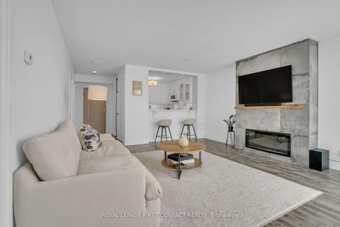 Photo 4 at 605 - 140 Dunlop Street E, City Centre, Barrie