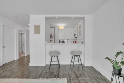 Photo 8 at 605 - 140 Dunlop Street E, City Centre, Barrie