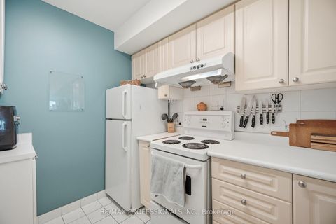 Photo 10 at 1705 - 18 Lee Centre Drive, Woburn, Toronto