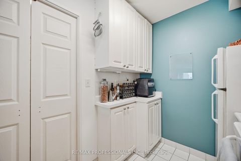 Photo 11 at 1705 - 18 Lee Centre Drive, Woburn, Toronto