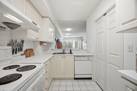 Photo 12 at 1705 - 18 Lee Centre Drive, Woburn, Toronto