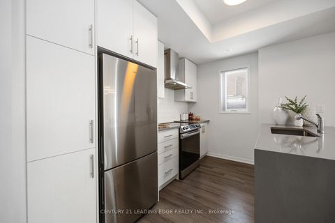 Photo 5 at 171 - 20 Lloyd Janes Lane, New Toronto, Toronto