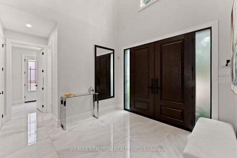 Photo 3 at 63 Willett Crescent, Mill Pond, Richmond Hill