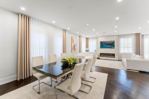 Photo 9 at 63 Willett Crescent, Mill Pond, Richmond Hill