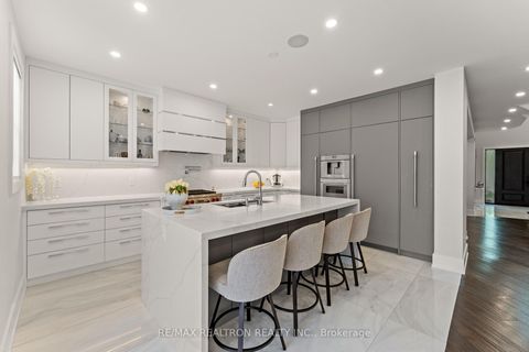 Photo 15 at 63 Willett Crescent, Mill Pond, Richmond Hill