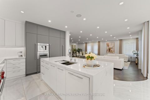 Photo 17 at 63 Willett Crescent, Mill Pond, Richmond Hill