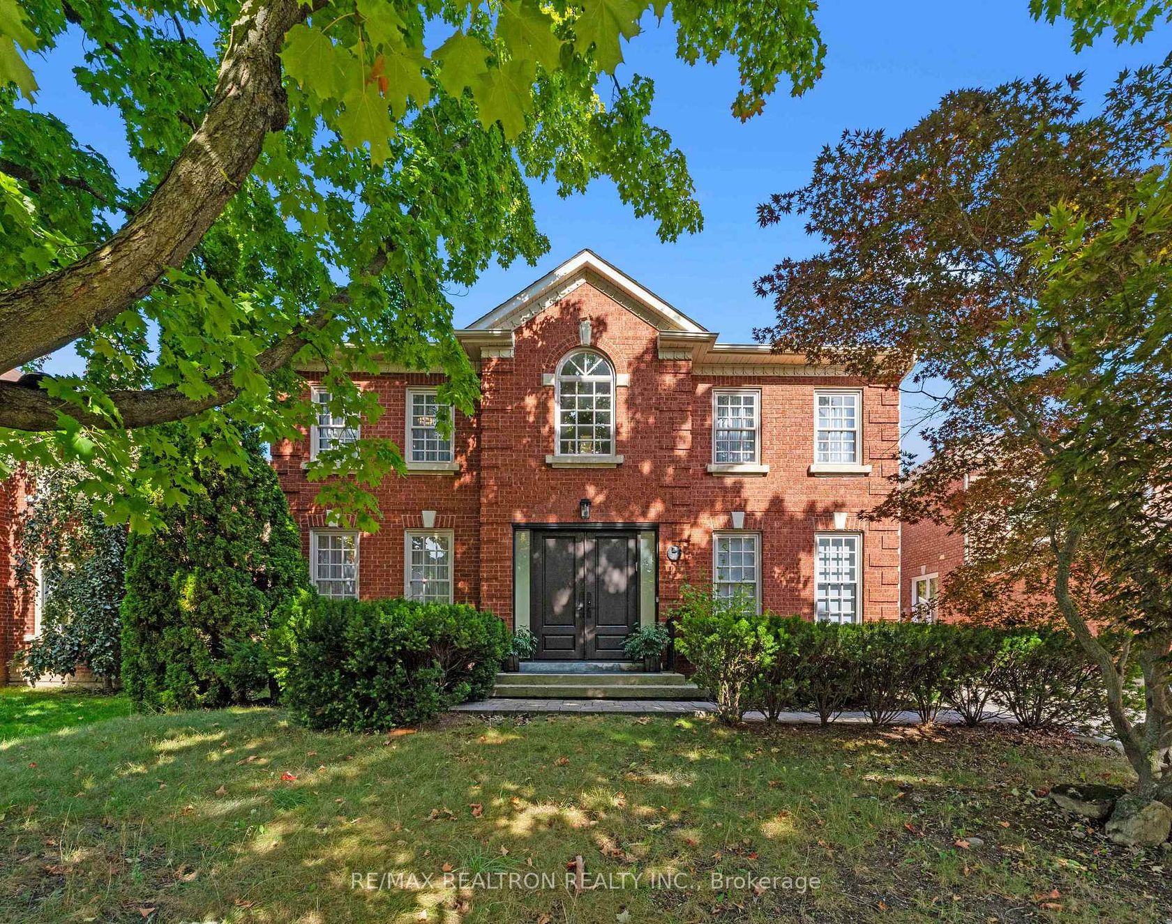 63 Willett Crescent, Mill Pond, Richmond Hill photo number 2