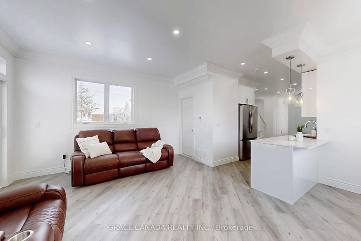 Photo 8 at 85 Albany Avenue, Homeside, Hamilton