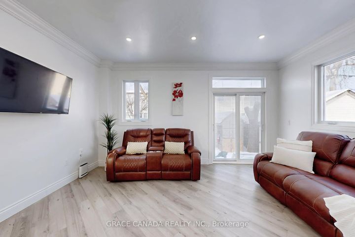 Photo 9 at 85 Albany Avenue, Homeside, Hamilton