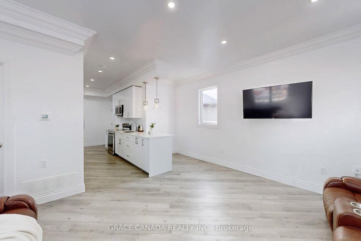 Photo 10 at 85 Albany Avenue, Homeside, Hamilton