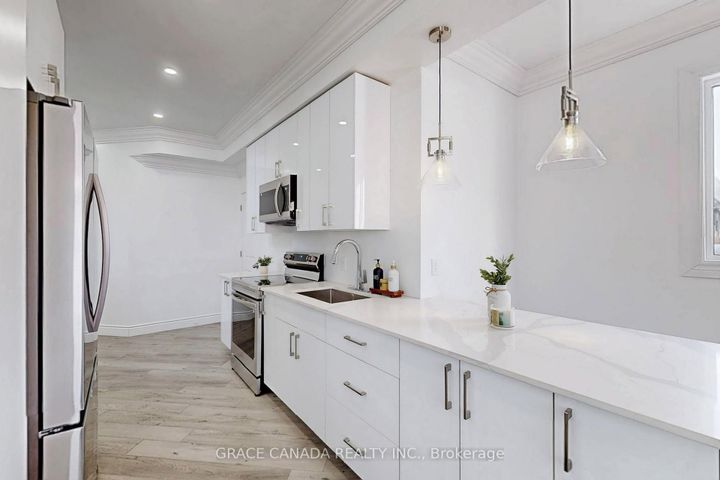 Photo 12 at 85 Albany Avenue, Homeside, Hamilton