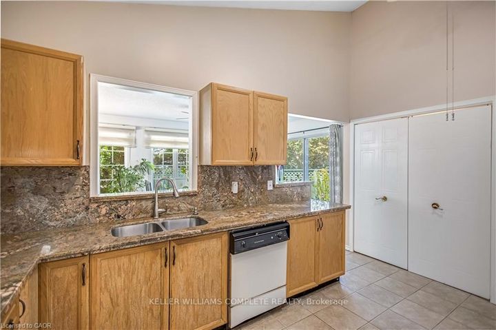 Photo 11 at 375 SILVERBIRCH Boulevard, Rural Glanbrook, Hamilton