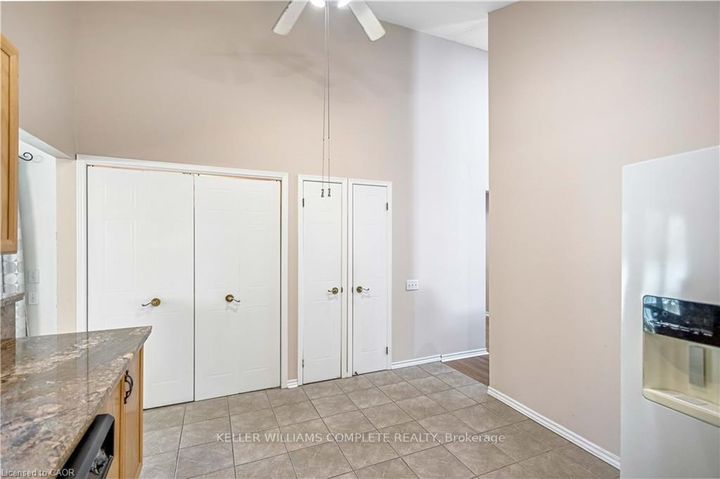 Photo 12 at 375 SILVERBIRCH Boulevard, Rural Glanbrook, Hamilton