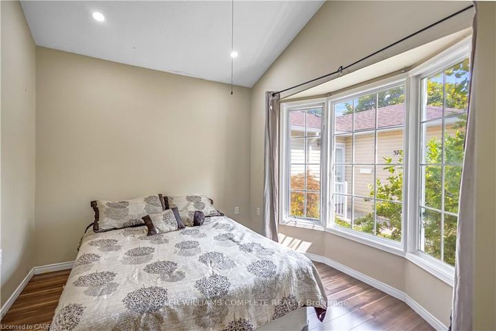 Photo 23 at 375 SILVERBIRCH Boulevard, Rural Glanbrook, Hamilton