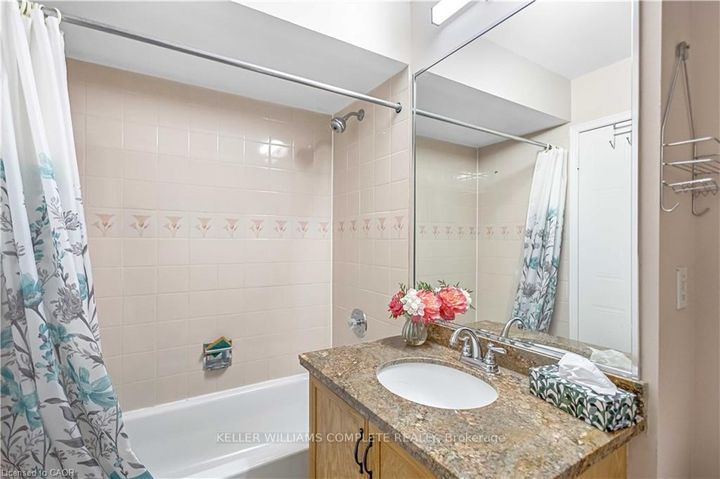 Photo 24 at 375 SILVERBIRCH Boulevard, Rural Glanbrook, Hamilton