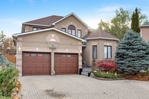 Photo 2 at 144 Claremont Lane, West Woodbridge, Vaughan