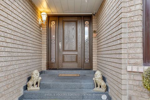 Photo 4 at 144 Claremont Lane, West Woodbridge, Vaughan