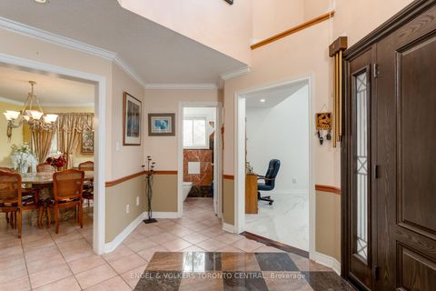Photo 8 at 144 Claremont Lane, West Woodbridge, Vaughan