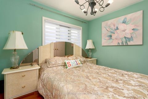 Photo 32 at 144 Claremont Lane, West Woodbridge, Vaughan