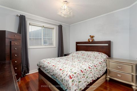 Photo 34 at 144 Claremont Lane, West Woodbridge, Vaughan