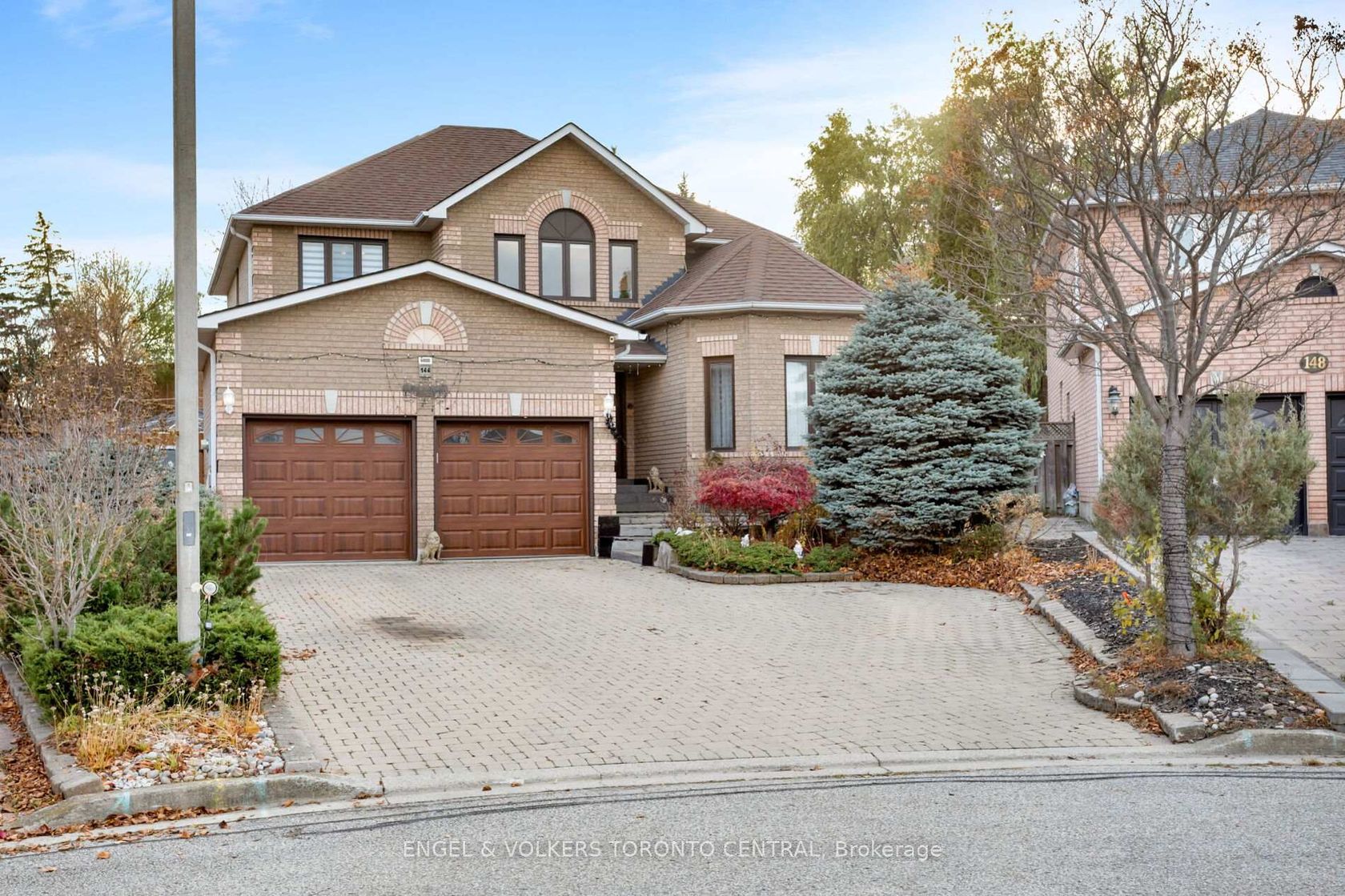 144 Claremont Lane, West Woodbridge, Vaughan photo number 2