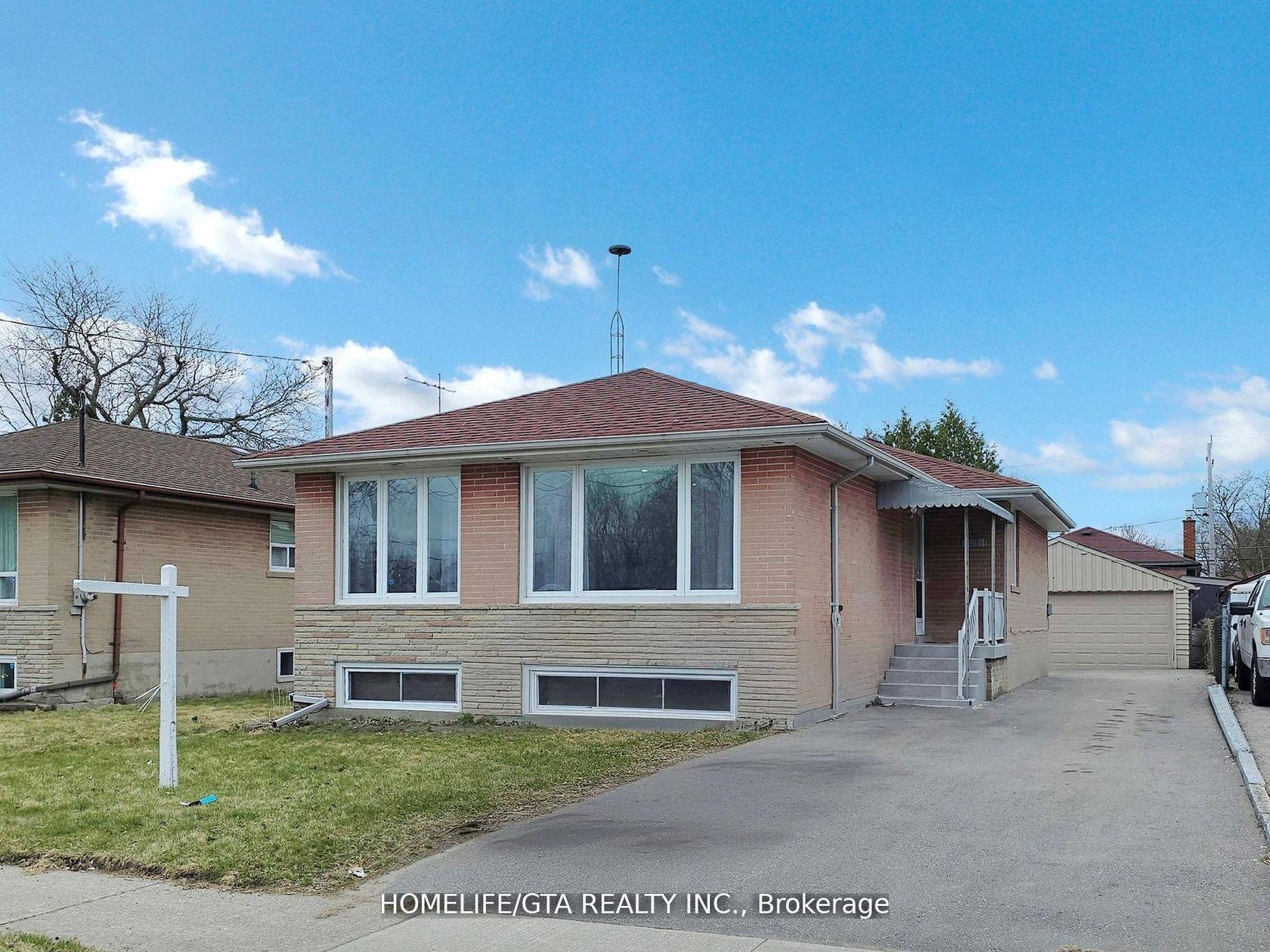 107 Milford Haven Drive, Morningside, Toronto 