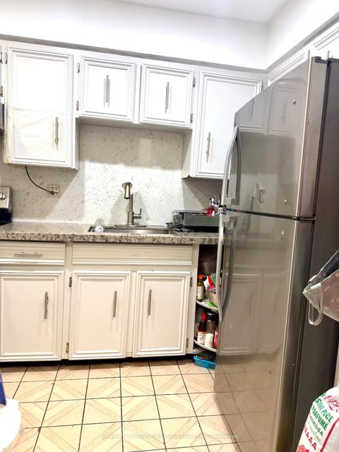 Photo 11 at 108 - 10 Eddystone Avenue, Jane Heights, Toronto