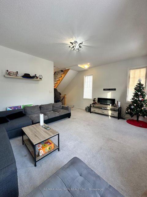 Photo 3 at 835 Atwater Path, Lakeview, Oshawa