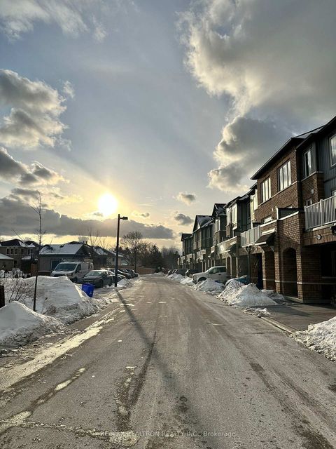 Photo 10 at 835 Atwater Path, Lakeview, Oshawa