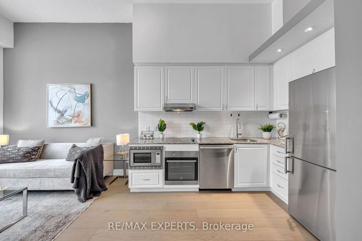Photo 8 at G2 - 7 Kenaston Gardens, Bayview Village, Toronto