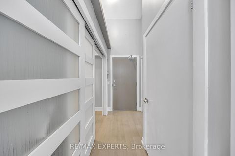 Photo 3 at G2 - 7 Kenaston Gardens, Bayview Village, Toronto