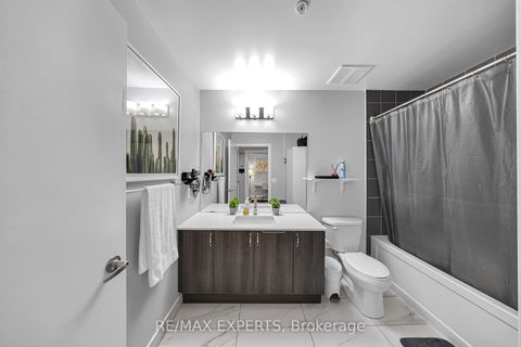 Photo 6 at G2 - 7 Kenaston Gardens, Bayview Village, Toronto