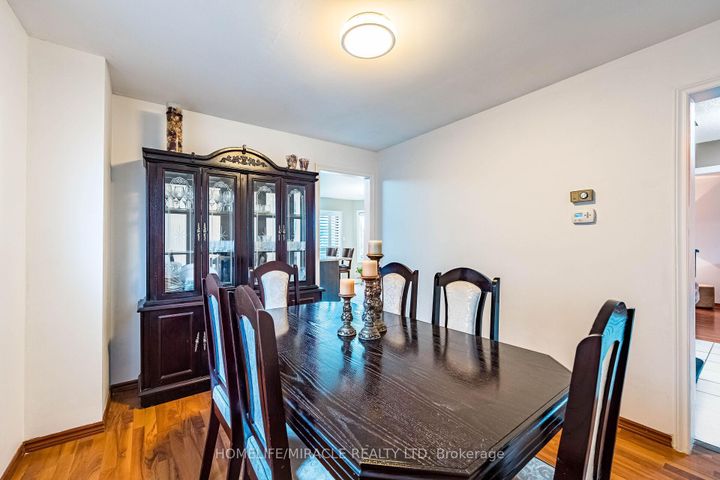 Photo 10 at 9 Ballycastle Crescent, Heart Lake West, Brampton