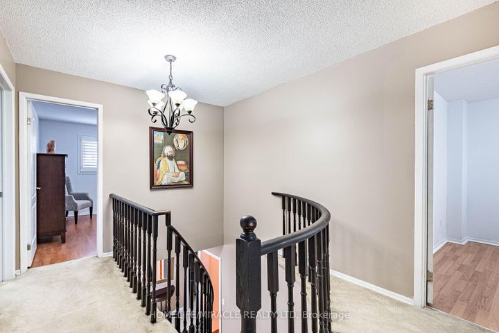 Photo 25 at 9 Ballycastle Crescent, Heart Lake West, Brampton