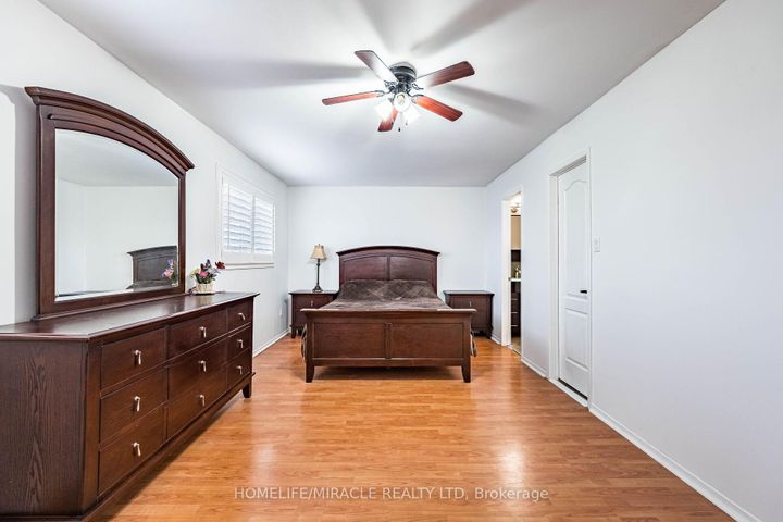 Photo 28 at 9 Ballycastle Crescent, Heart Lake West, Brampton