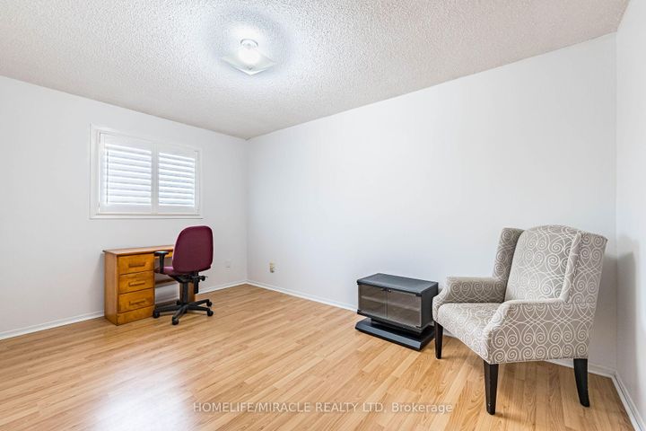 Photo 34 at 9 Ballycastle Crescent, Heart Lake West, Brampton