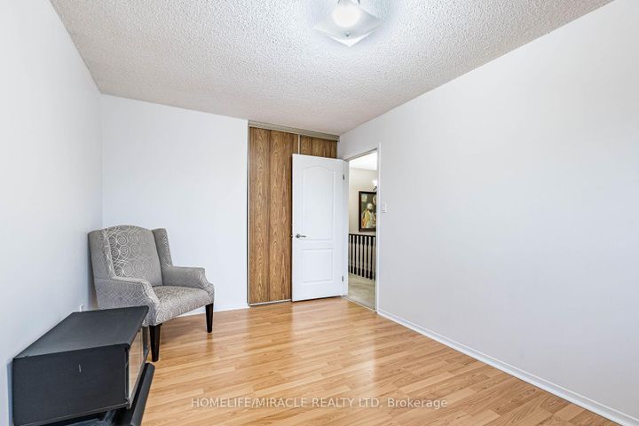 Photo 35 at 9 Ballycastle Crescent, Heart Lake West, Brampton