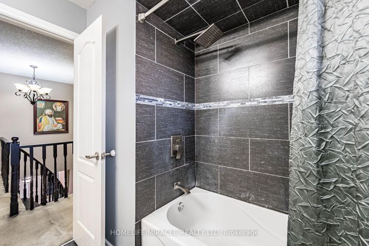 Photo 39 at 9 Ballycastle Crescent, Heart Lake West, Brampton