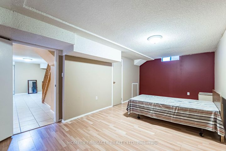 Photo 44 at 9 Ballycastle Crescent, Heart Lake West, Brampton