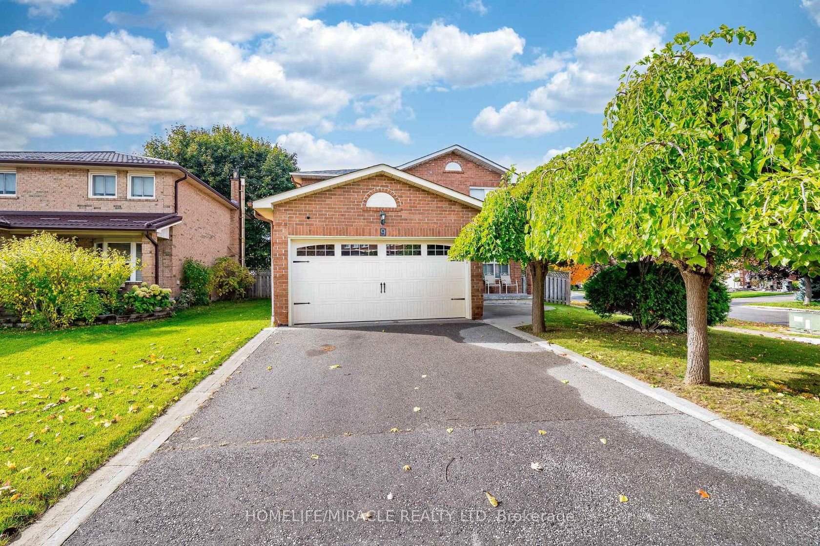 9 Ballycastle Crescent, Heart Lake West, Brampton 2