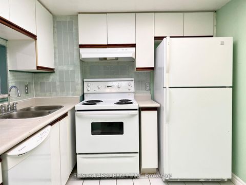 Photo 9 at 911 - 1470 Midland Avenue, Dorset Park, Toronto