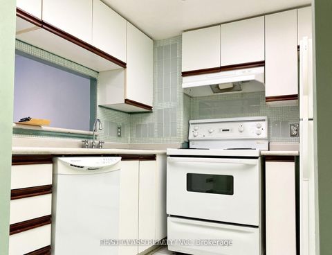 Photo 10 at 911 - 1470 Midland Avenue, Dorset Park, Toronto