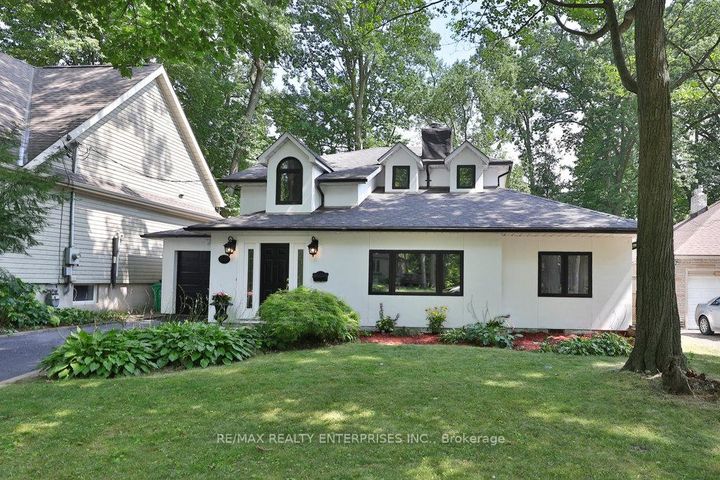 Photo 2 at 1389 Milton Avenue, Mineola, Mississauga