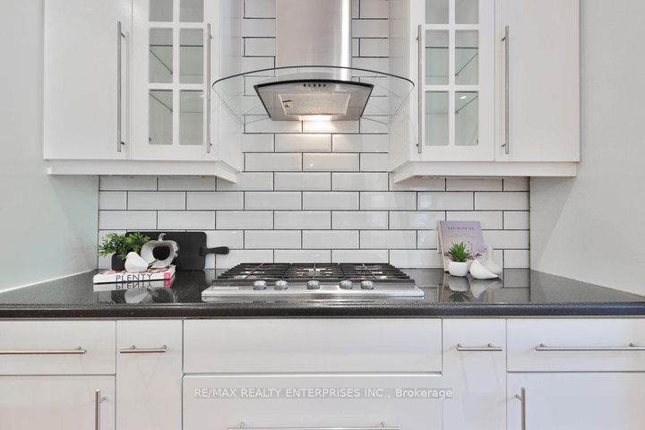 Photo 17 at 1389 Milton Avenue, Mineola, Mississauga